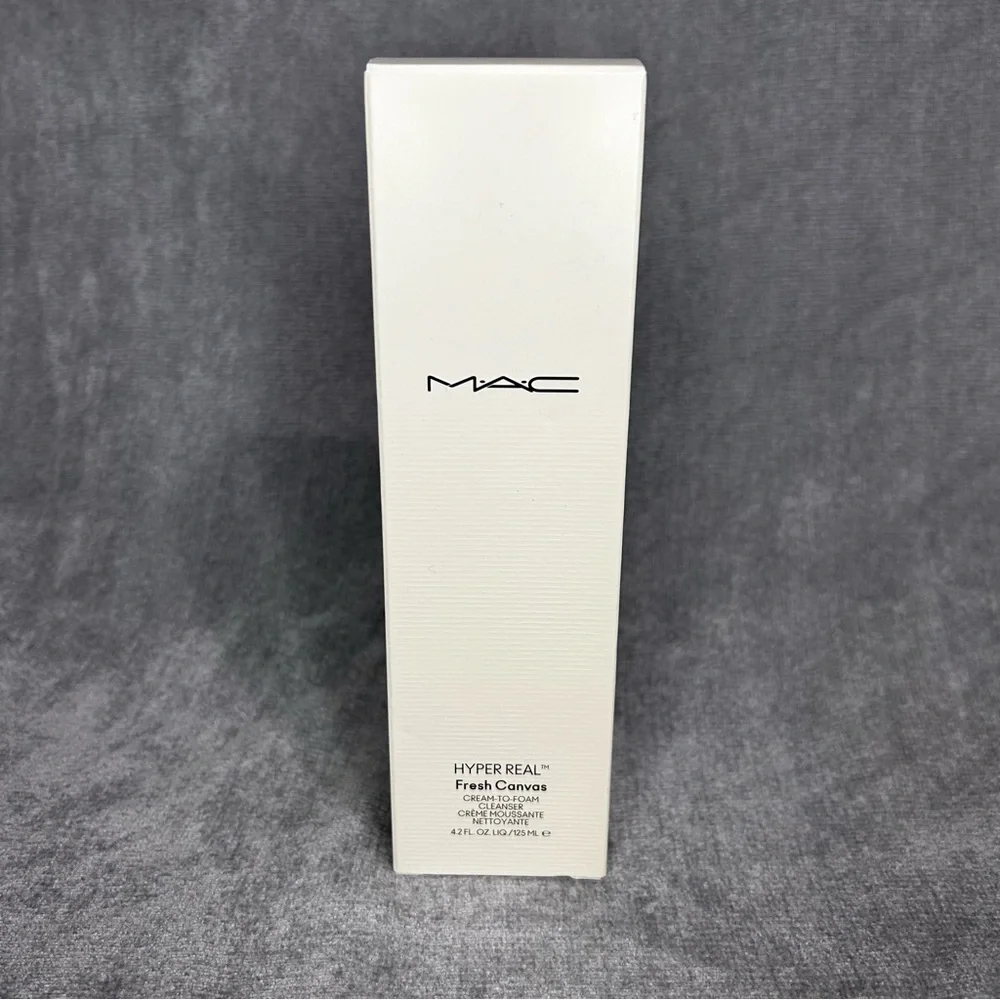 4.2 oz MAC Hyper‎ Real Fresh Canvas Cream to Foam Cleanser